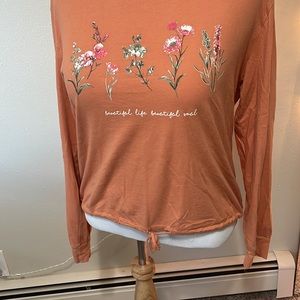 Beautiful Life Beautiful Soul Tied Long Sleeve Shirt w/ Floral Design.Large.